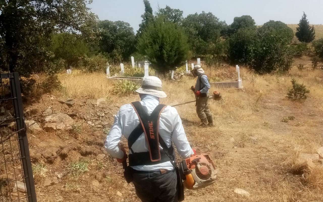 Manisa’da mezarlıklar bayrama hazırlanıyor