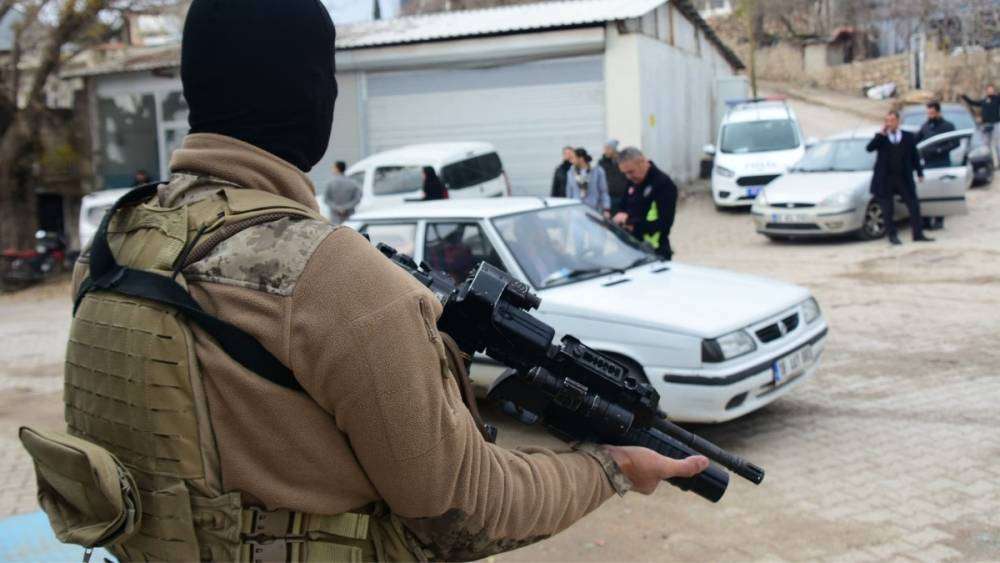 Emniyetten şok uygulama: 30 aranan şahıs yakalandı 