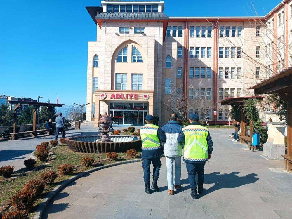 Kahramanmaraş’ta aranan 10 kişi yakalandı  