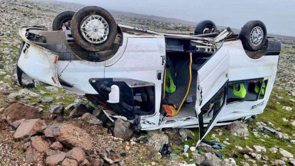 Kahramanmaraş’ta öğrenci servisi takla attı: 14 yaralı  