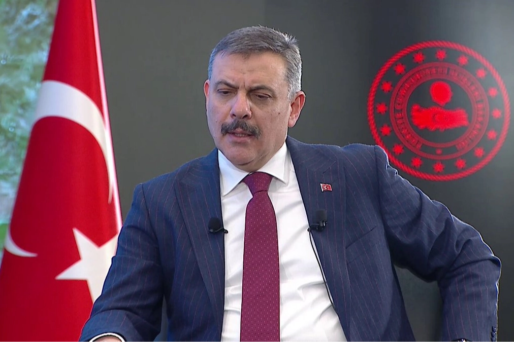 Bakan &Ccedil;ift&ccedil;i: İki tip plaka da ge&ccedil;erli