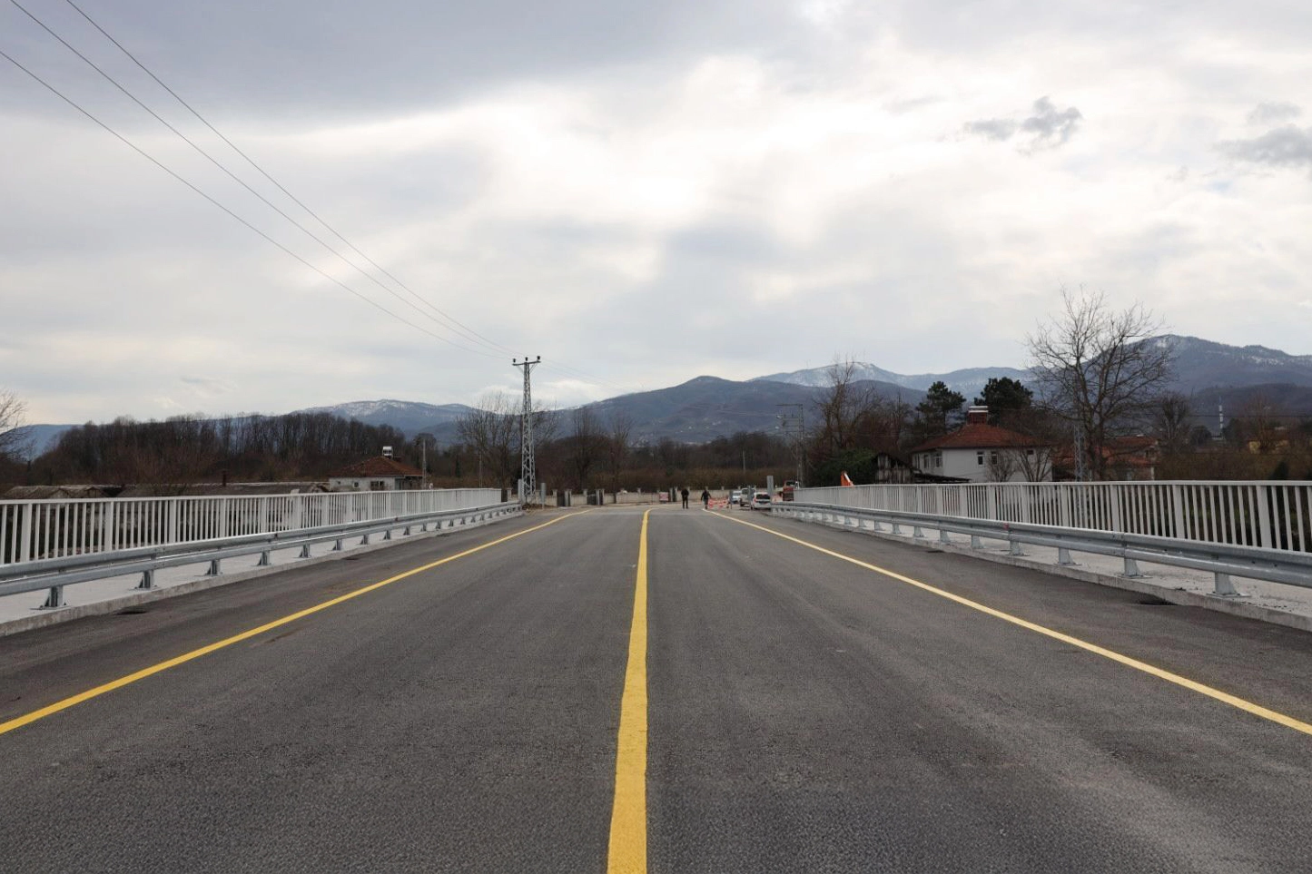 Sakarya Karap&uuml;r&ccedil;ek Mesudiye K&ouml;pr&uuml;s&uuml; yenilenen y&uuml;z&uuml;yle hizmete başladı