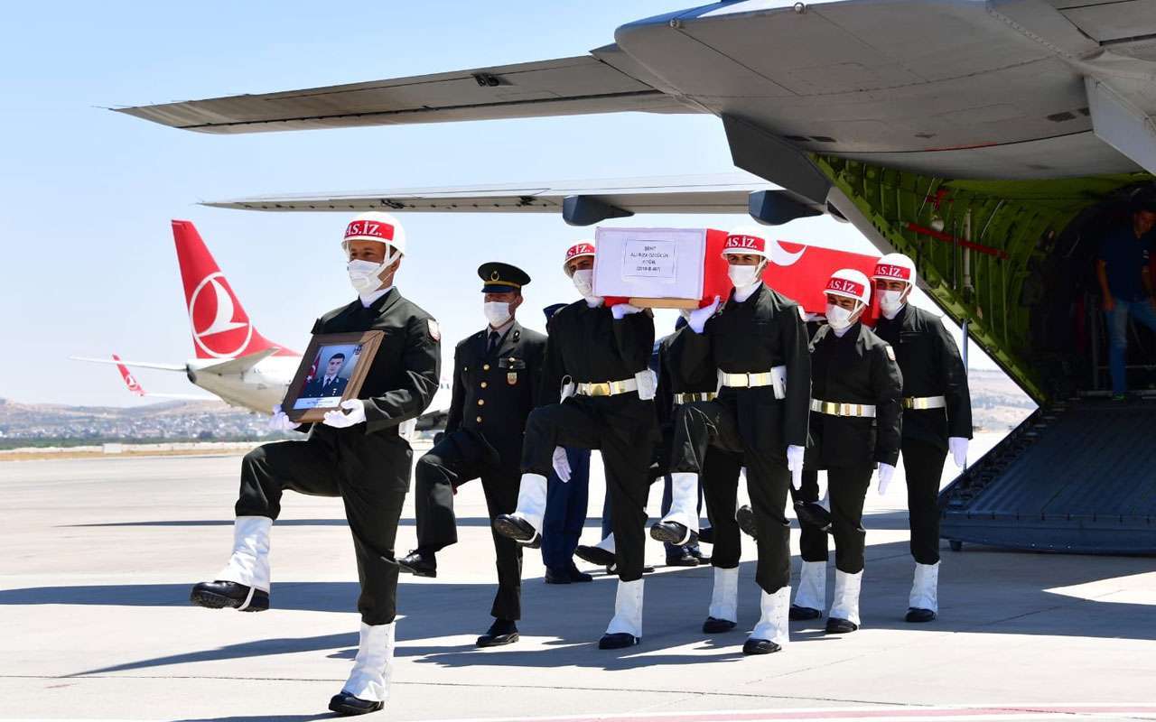 Şehit Teğmen Ali Rıza &Ouml;zc&uuml;c&uuml;k, memleketine getirildi