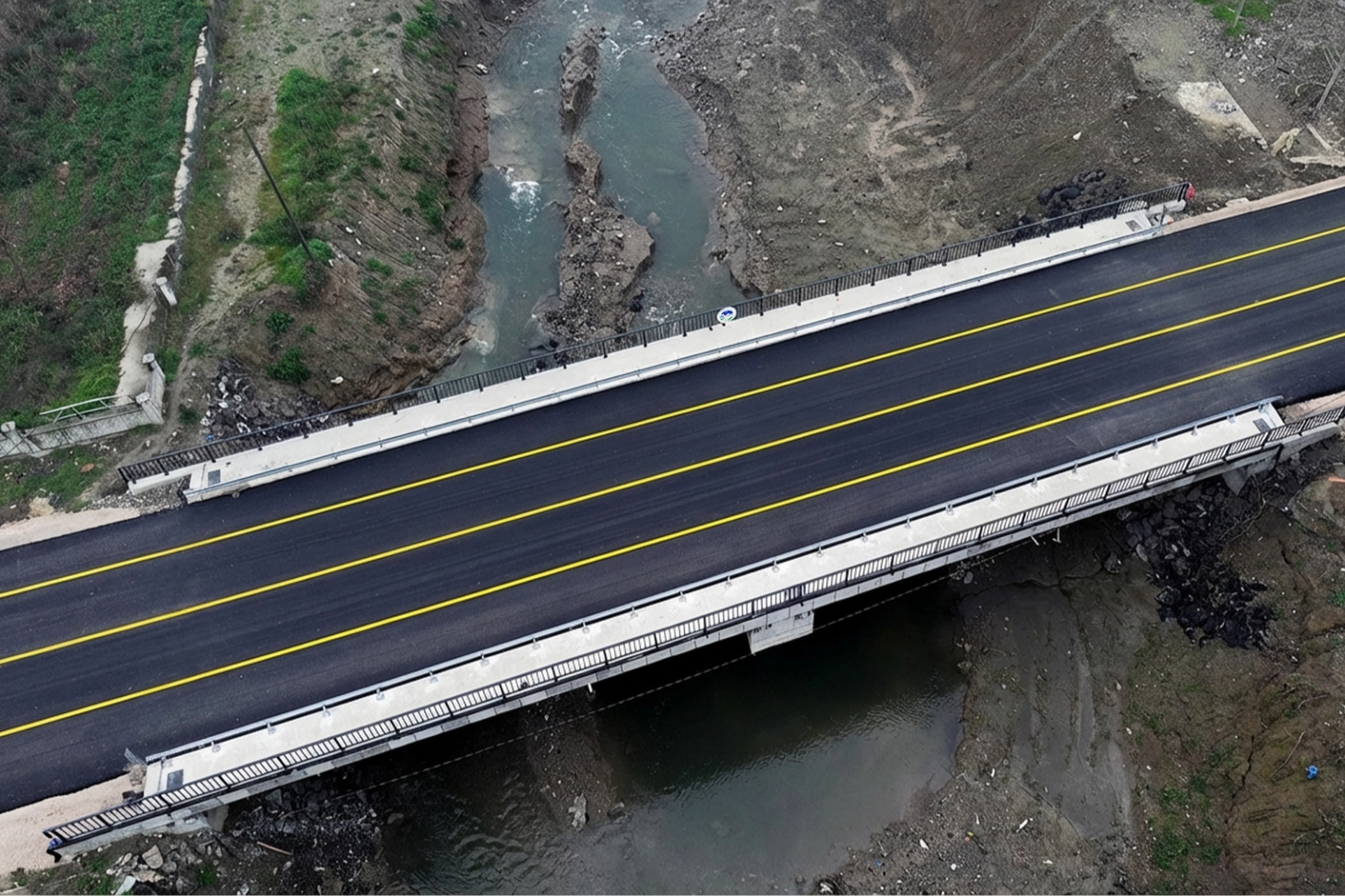 Sakarya'da bu k&ouml;pr&uuml; 20 mahalle ve 2 il&ccedil;eyi birbirine bağladı