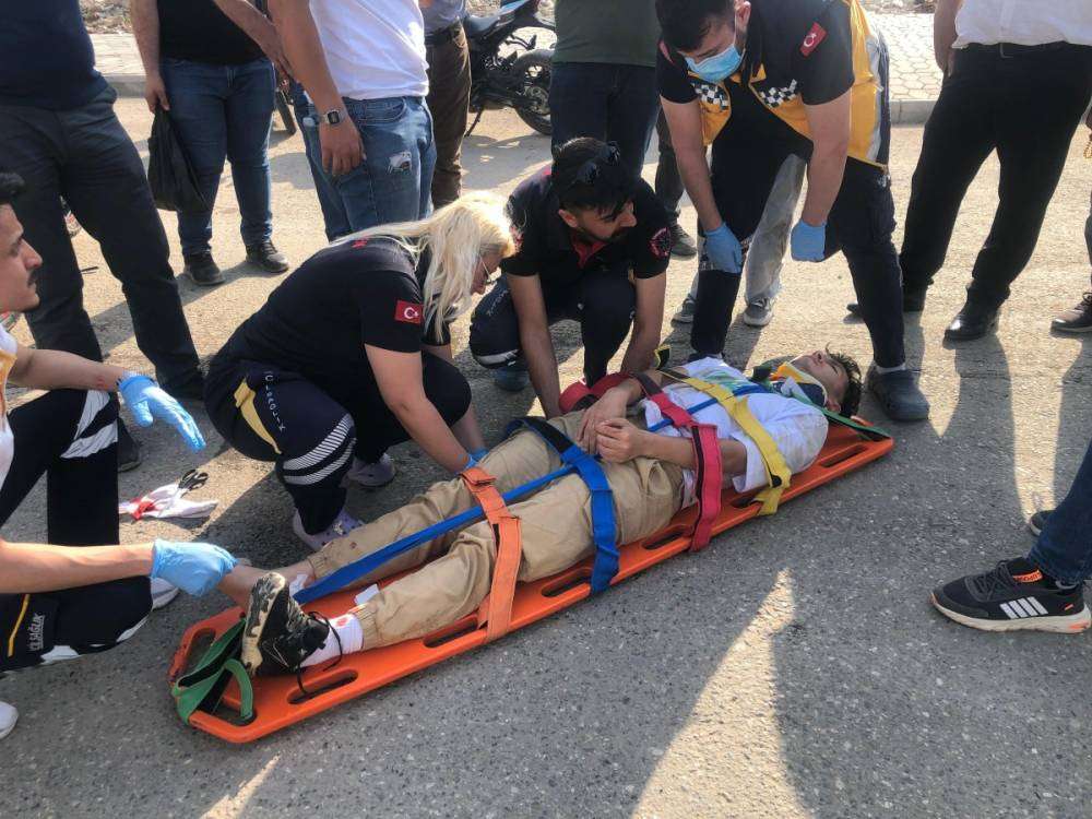 Adıyaman&rsquo;da meydan gelen kazada 2 kişi yaralandı  - Videolu Haber