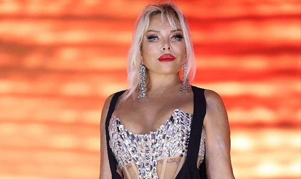 İstanbul Festivali'nde Süperstar Ajda Pekkan Rüzgarı