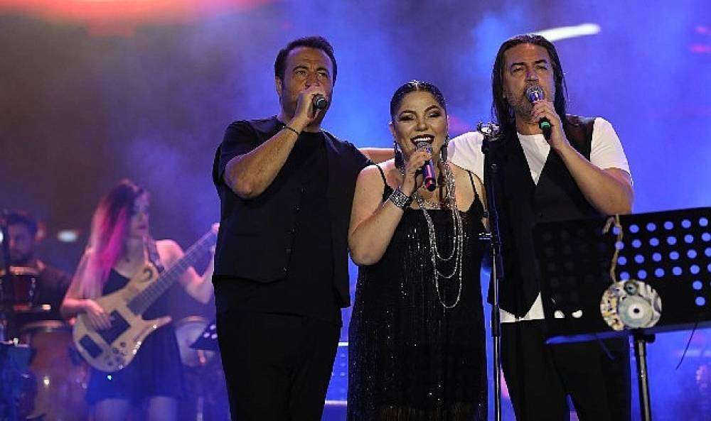 İstanbul Festivali'nde İzel – Çelik – Ercan ve 90'lar Gecesi ile Geçmişe Yolculuk