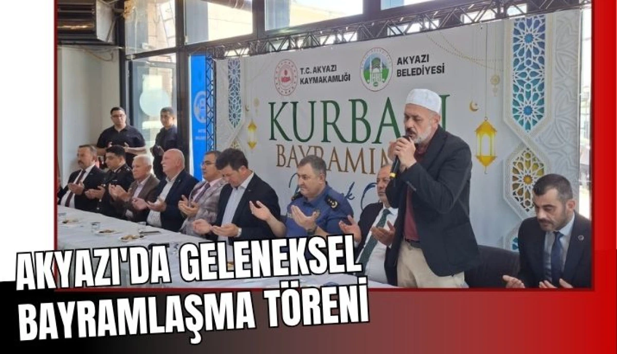 Akyazı&rsquo;da Bayram Coşkusu Protokol ve Vatandaşlar Bayramlaşma T&ouml;reninde Bir Araya Geldi